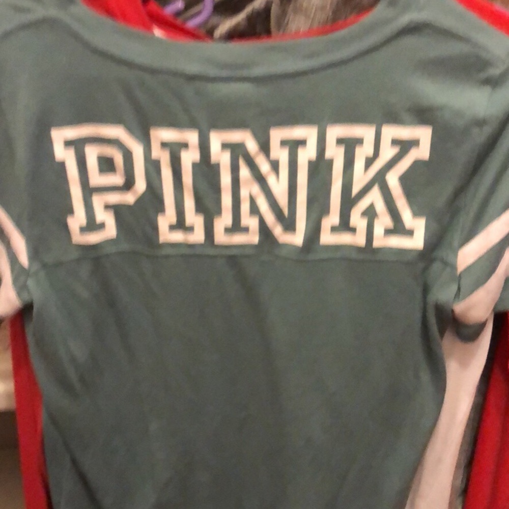 VS PINK TEE